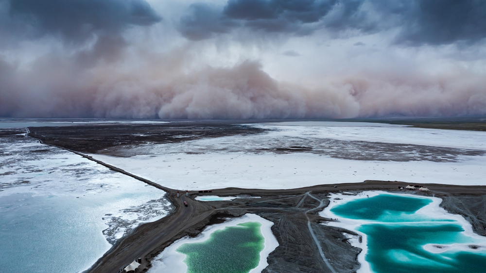 震撼！沙塵暴襲來 大片&ldquo;上映&rdquo;