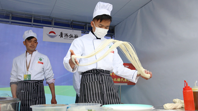 拉面技藝哪家強(qiáng)？來(lái)看青海化隆的這場(chǎng)比拼！